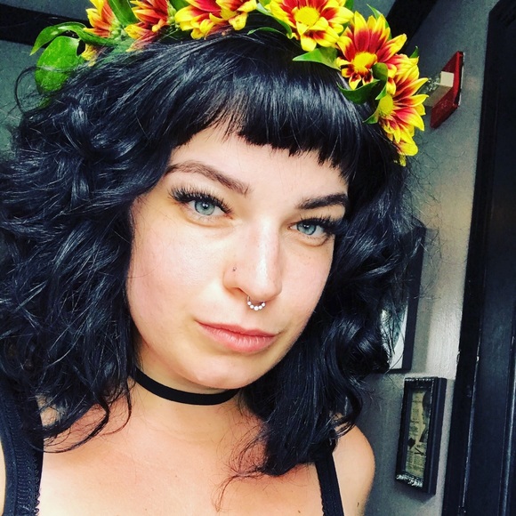 Meet your Posher, Mary - Picture 1 of 1